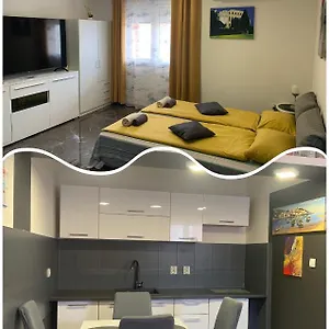 Apartamento Dama Blizina Amfiteatra I Bus Kolodvora ,privatan Parking ,self-check- In, Pula