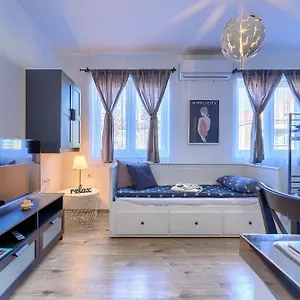 Hostel Monte Zaro, Póla