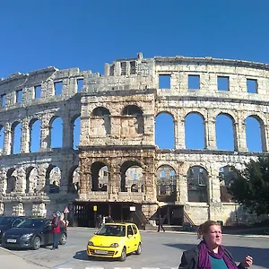 Apartamento For Holidays In, Pula